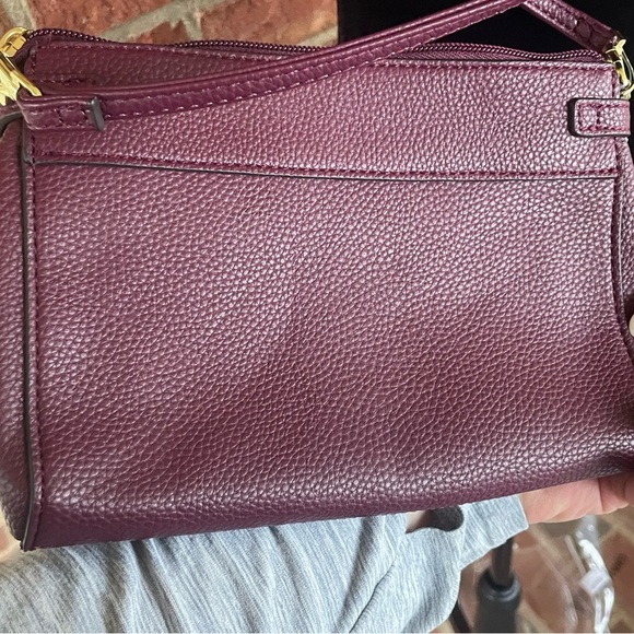 Liz Claiborne Plum Pebbled Leather Crossbody Bag — NWT - Picture 4 of 9